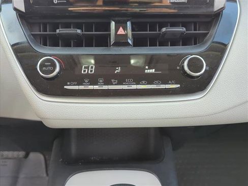 Used 2022 Toyota Corolla LE image 18