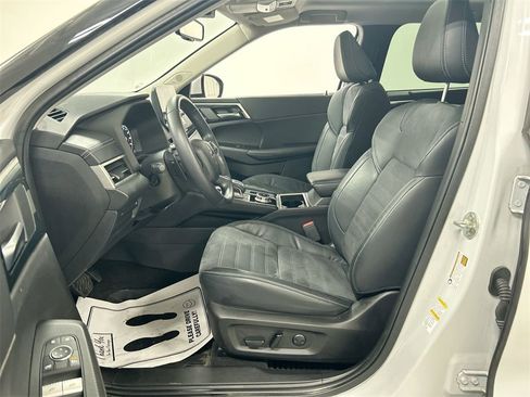 Used 2022 Mitsubishi Outlander SE image 9