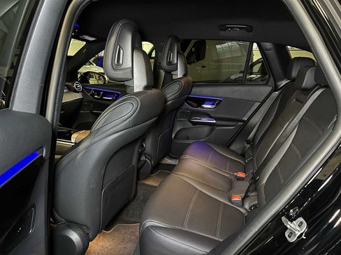 Used 2025 Mercedes-Benz GLC 300 4MATIC image 19