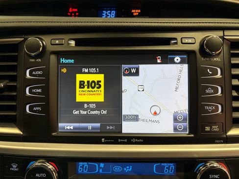 Used 2018 Toyota Highlander XLE FWD image 19