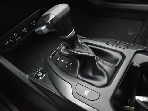 Used 2025 Kia K4 LXS image 29
