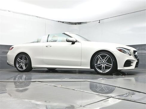 Used 2018 Mercedes-Benz E 400 E 400 image 29