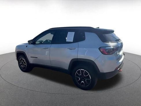 Used 2025 Jeep Compass Trailhawk AWD/4WD image 10