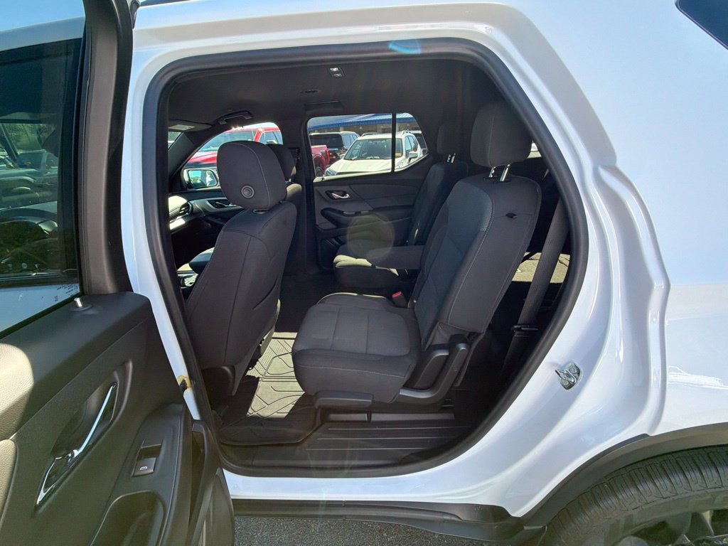 Used 2023 Chevrolet Traverse LT w/ Midnight/Sport Edition AWD/4WD image 14