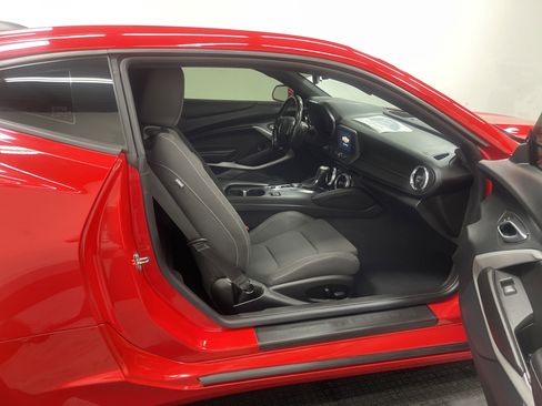 Used 2023 Chevrolet Camaro LT image 15