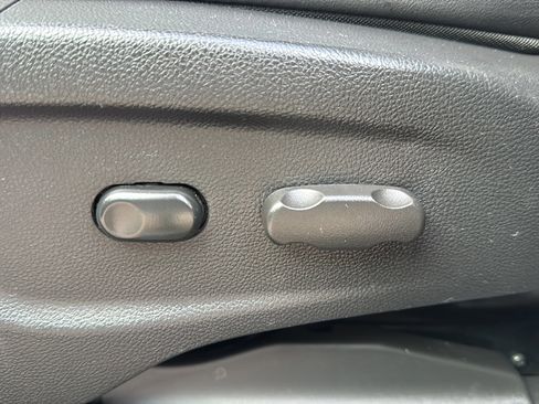 Used 2022 Chevrolet Trax LT w/ Driver Confidence Package image 13