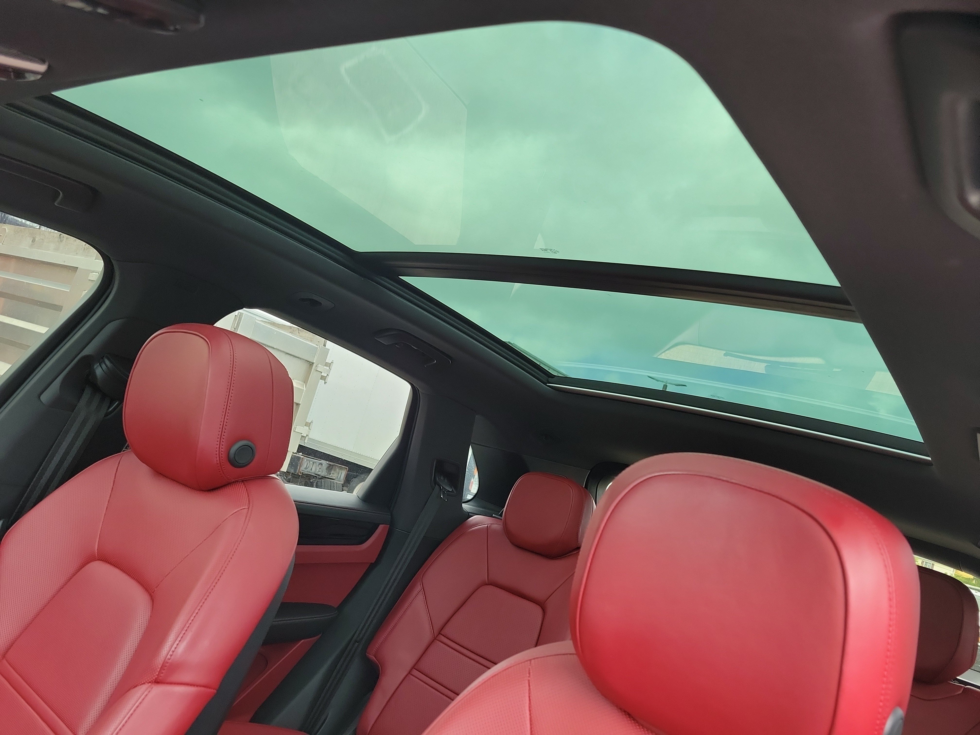 Used 2021 Porsche Cayenne AWD/4WD image 17