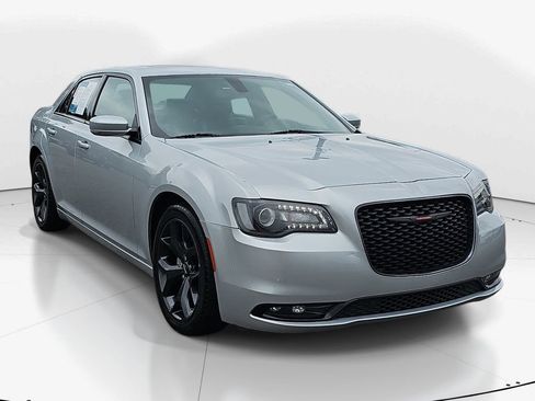 Used 2023 Chrysler 300 S RWD image 3