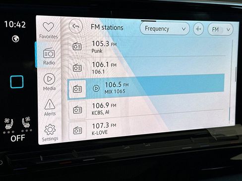 New 2026 Volkswagen Atlas Cross Sport SEL image 17