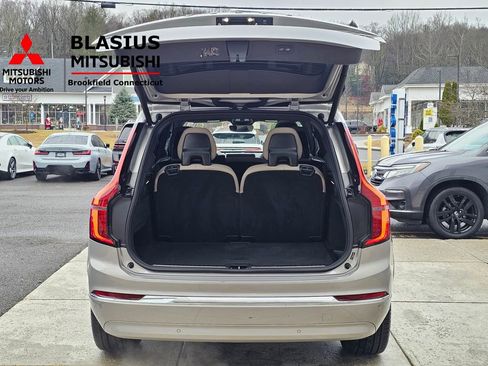 Used 2025 Volvo XC90 B6 Plus image 38