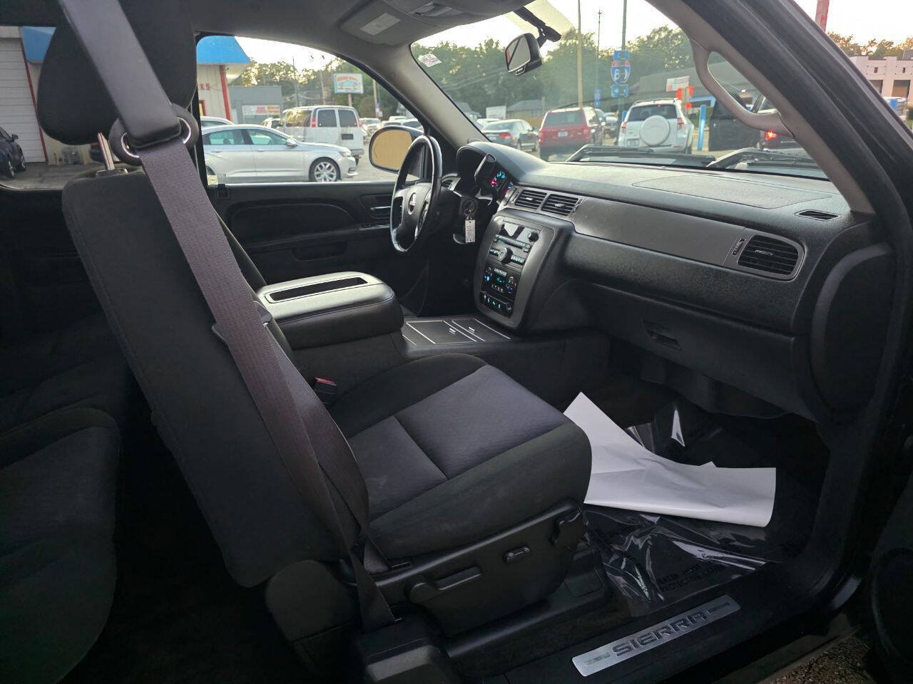 Used 2012 GMC Sierra 1500 SLE w/ All-Terrain Package AWD/4WD image 9