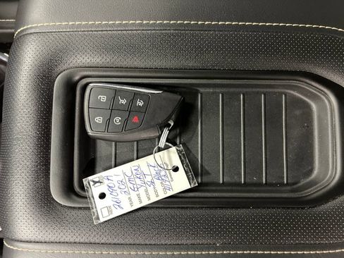 Certified 2021 GMC Yukon SLT w/ SLT Premium Package AWD/4WD image 28