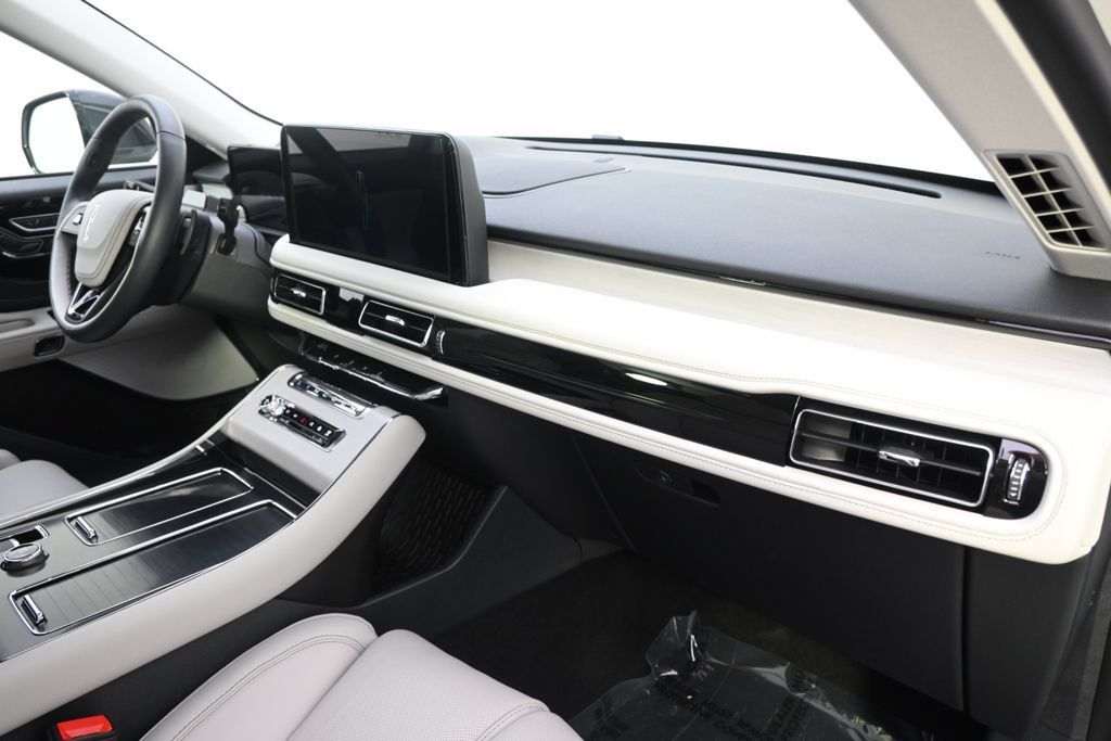 New 2026 Lincoln Aviator Reserve AWD/4WD image 15