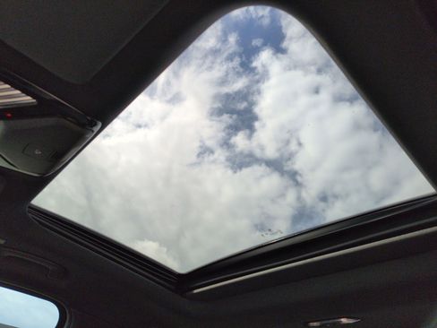 Certified 2023 BMW 330i Sedan w/ M Sport Package image 28