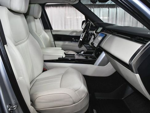 Used 2025 Land Rover Range Rover SE image 69