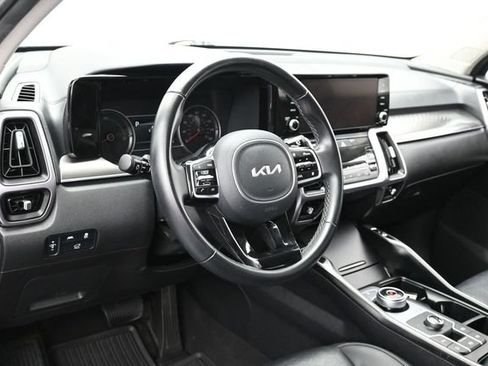 Used 2023 Kia Sorento EX AWD/4WD image 31