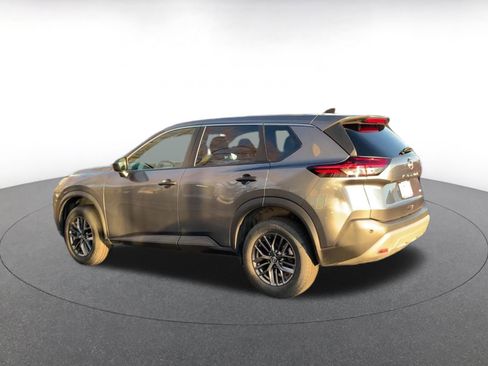Used 2023 Nissan Rogue S image 10