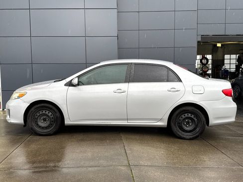 Used 2013 Toyota Corolla LE image 6