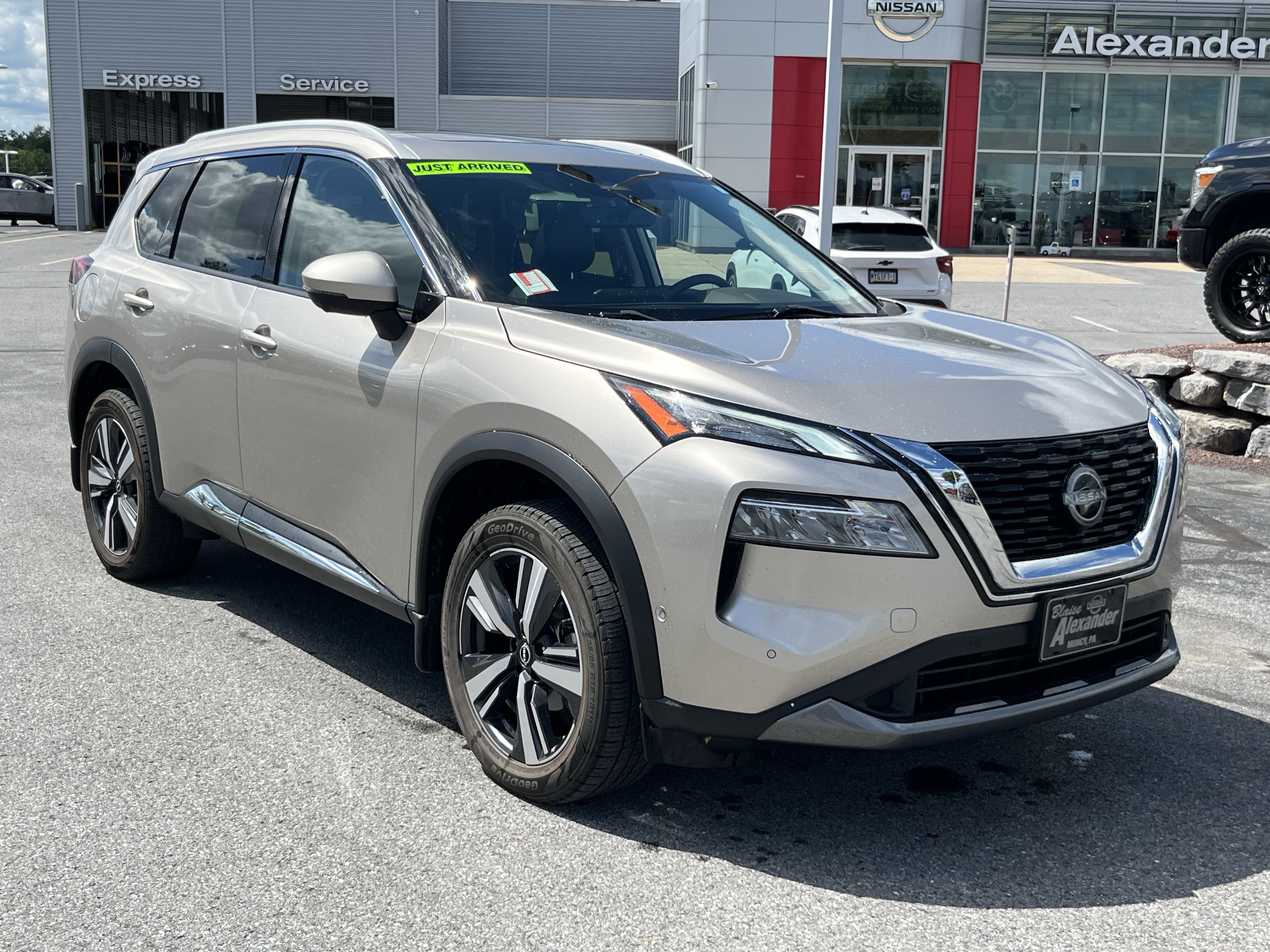 Used 2023 Nissan Rogue SL w/ SL Premium Package AWD/4WD image 1