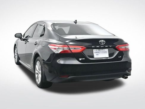 Used 2019 Toyota Camry LE image 9