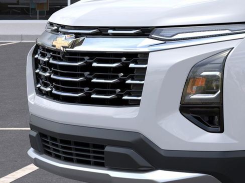 New 2025 Chevrolet Equinox LT w/ Safety and Technology Package image 13