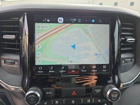 Used 2024 RAM 1500 Laramie image 25