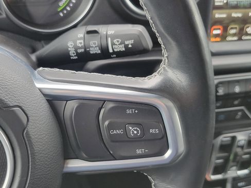Used 2021 Jeep Wrangler Unlimited Sahara w/ Cold Weather Group AWD/4WD image 13