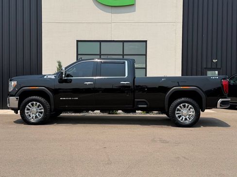 Used 2022 GMC Sierra 2500 SLT w/ SLT Convenience Package AWD/4WD image 2
