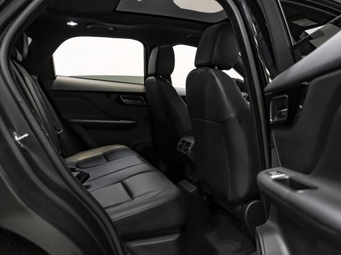 Used 2018 Jaguar F-PACE Premium image 29