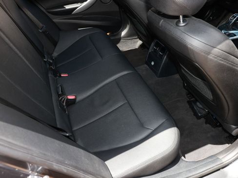 Used 2017 BMW 340i Sedan RWD image 14