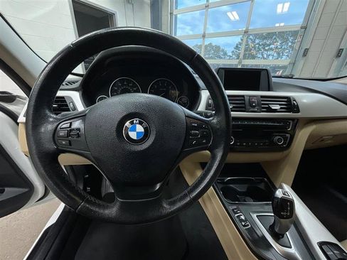 Used 2017 BMW 320i Sedan image 14