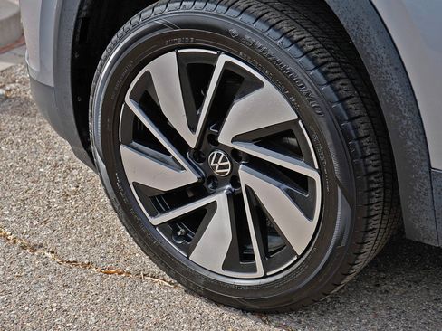 Used 2024 Volkswagen Atlas SE FWD image 8