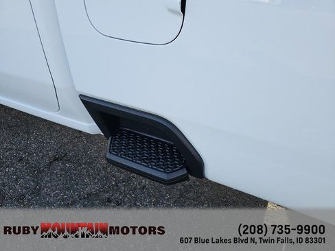 Used 2020 Chevrolet Silverado 2500 LT w/ Convenience Package image 29