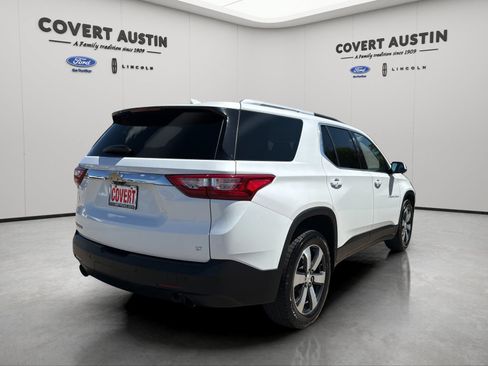 Used 2018 Chevrolet Traverse LT w/ LPO, Cargo Package FWD image 4