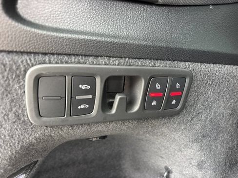 Used 2022 Audi SQ7 Prestige w/ Prestige Package AWD/4WD image 9