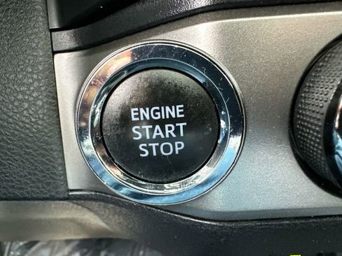 Certified 2022 Toyota Tacoma Limited AWD/4WD image 34
