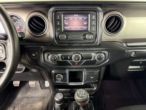 Used 2020 Jeep Wrangler Unlimited Sport AWD/4WD image 29