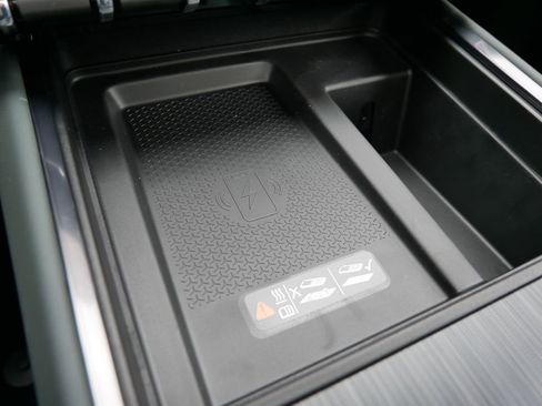 New 2026 GMC Acadia AT4 w/ Luxury Package image 10