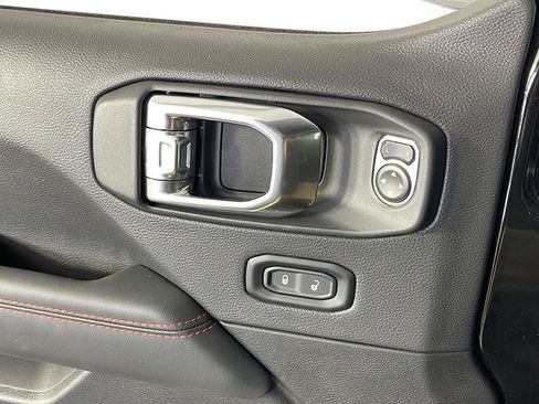 New 2025 Jeep Gladiator Rubicon image 30