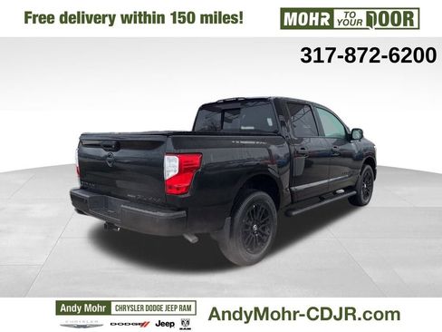Used 2019 Nissan Titan SL w/ Midnight Edition image 7