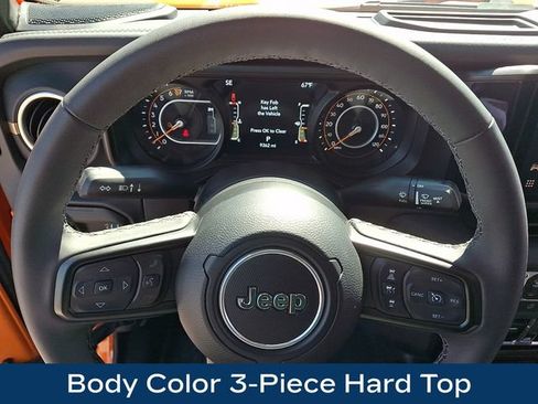 Used 2025 Jeep Gladiator Sport AWD/4WD image 4