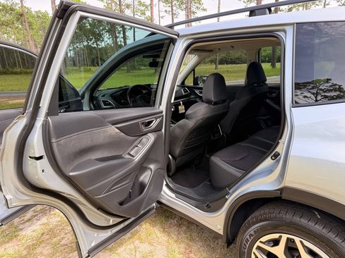 Used 2022 Subaru Forester Premium AWD/4WD image 22