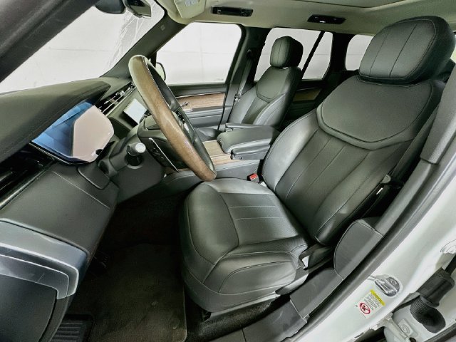 Used 2025 Land Rover Range Rover SE AWD/4WD image 11