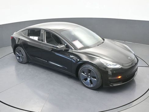 Used 2021 Tesla Model 3 Standard Range Plus image 48