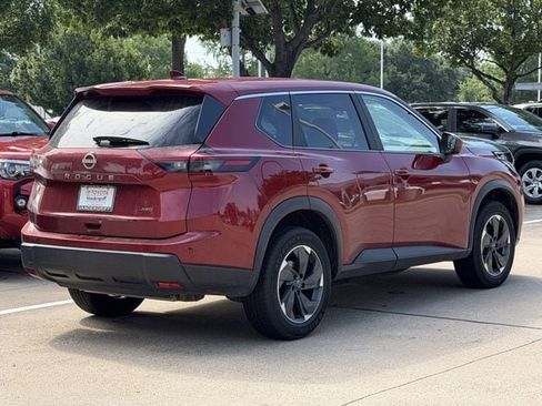 Used 2025 Nissan Rogue SV AWD/4WD image 4