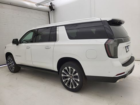 New 2025 Chevrolet Suburban High Country image 29