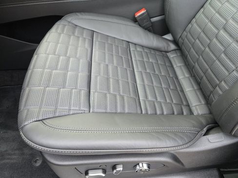 New 2026 Cadillac Escalade ESV V image 15