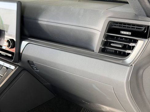 Used 2025 Lexus GX 550 w/ Accessory Package (31) AWD/4WD image 31