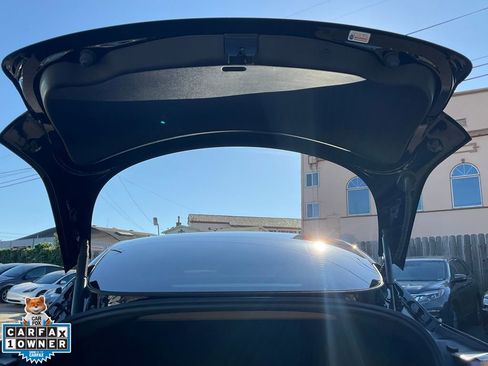 Used 2023 Tesla Model 3 Performance image 9