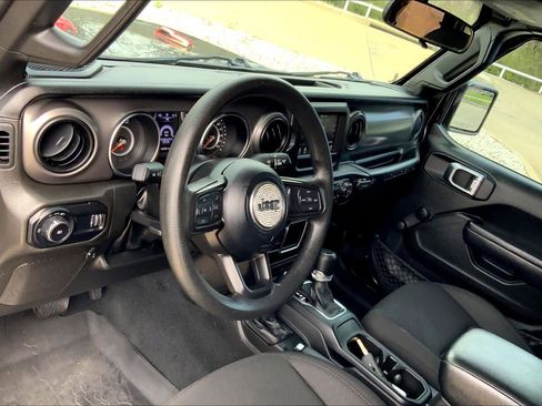 Used 2023 Jeep Wrangler Sport image 31